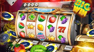 Pengguna mobile memeriksa syarat penarikan